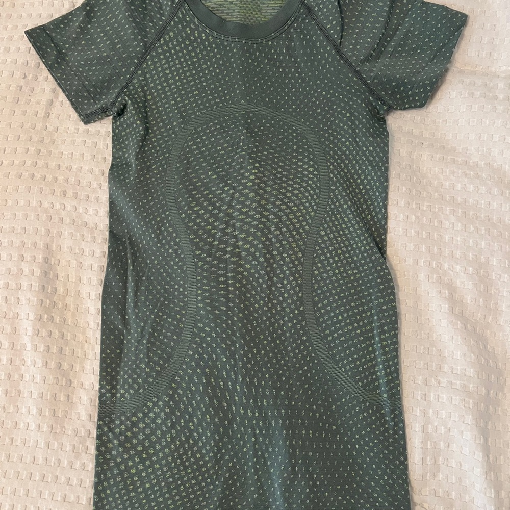 Lululemon Athletica swiftly tech